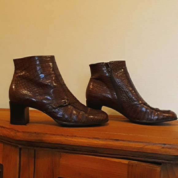 Franco Sarto Ankle Bootie, 6, brown - Picture 2 of 5